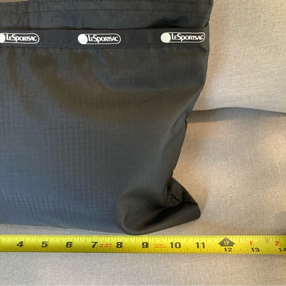 ♣️ LeSportsac Black Nylon Crossbody Bag Lightweight Travel Shoulder Purse - Picture 6 of 9